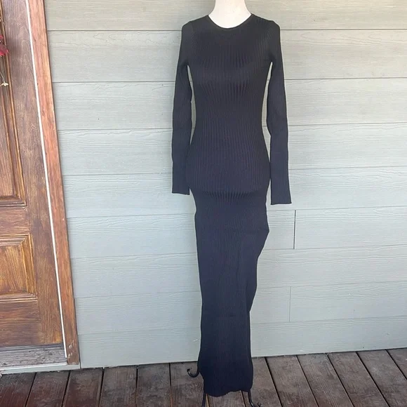 Rumored “Presley” Maxi Sweater Dress - Picture 2 of 10